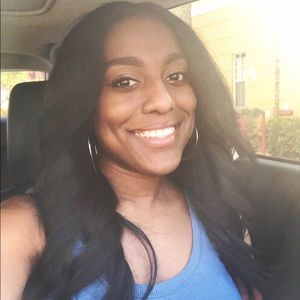 Meet your Posher, Monique